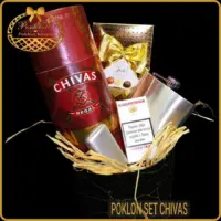 poklon set chivas sa viskijem cigarilama i čokoladom