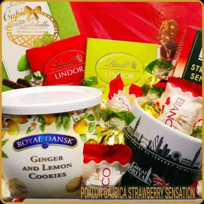 Poklon gajbica Strawberry Sensation – čaj, čokolade i keksi za uživanje - Image 2