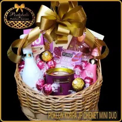 Poklon za devojku korpa JP Chenet mini duo