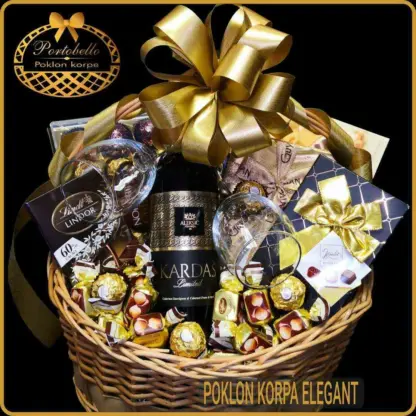 poklon korpa elegant sa vinom kardas i luksuznim cokoladama