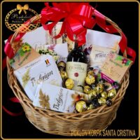 Poklon za rodjendan ženi korpa Santa Cristina