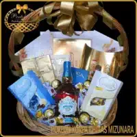 Luksuzan poklon sa viskijem korpa Chivas Mizunara, originalan skupi poklon za muškarca