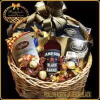 Luksuzan muški poklon korpa Jameson Black, poklon sa viskijem