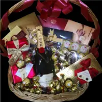 🎁 Poklon korpe – jedinstveni pokloni sa značenjem, ukusom i pričom