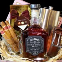 🎁 Poklon setovi za muškarce – piće i detalji