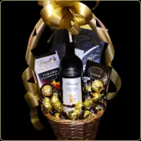 poklon korpa sa chianti vinom i lindt cokoladama