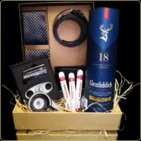 poklon gajbica glenfiddich za muskarca sa viskijem i cigarama