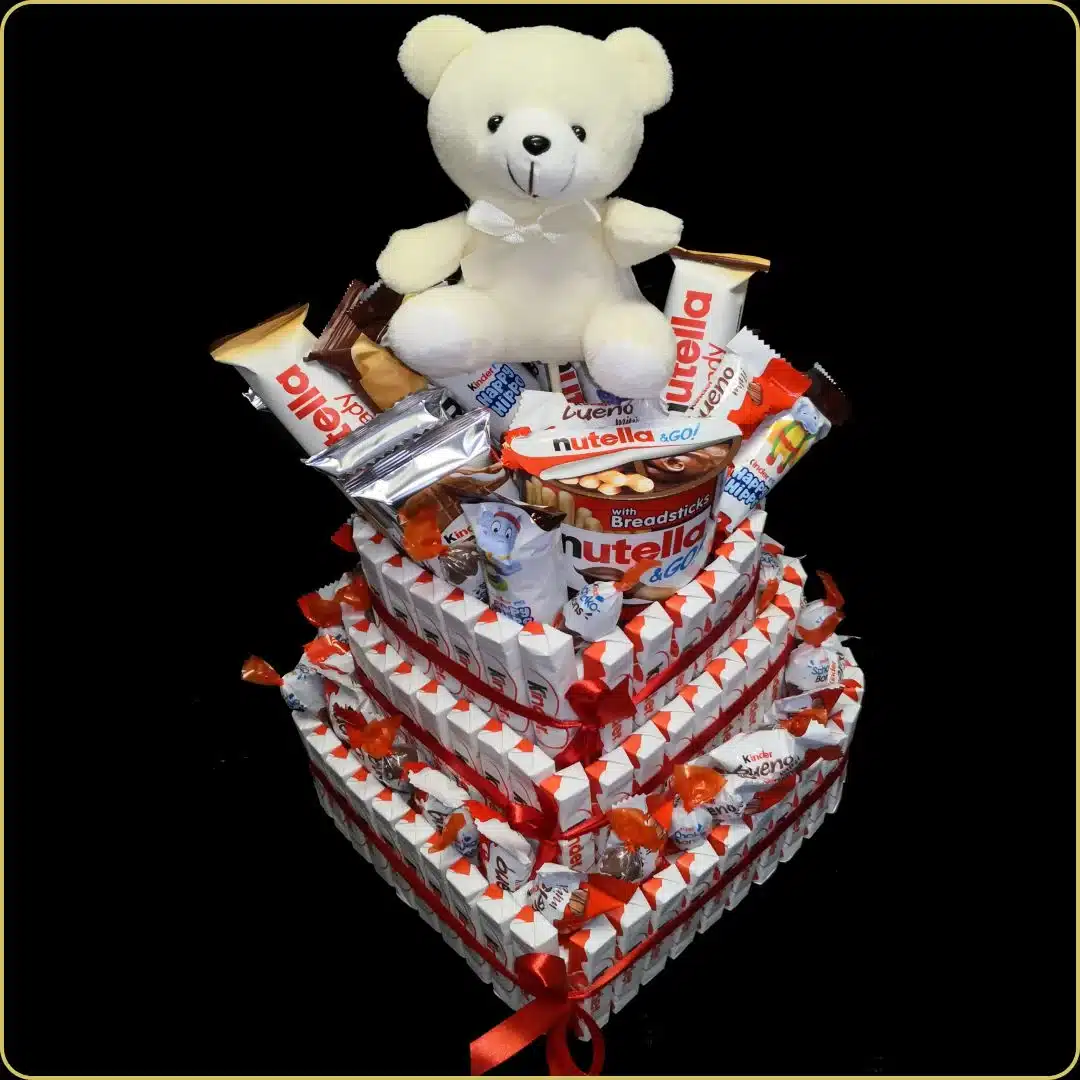 grand kinder torta srce sa plišanim medom i kinder slatkišima