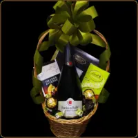 poklon korpa bacio brut sa penušavim vinom i lindt čokoladama