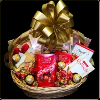 poklon korpa de lux fantazija sa lindt i ferrero cokoladama