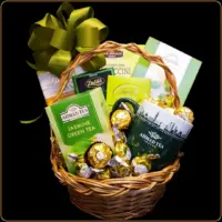 poklon korpa jasmine romance sa čajem i čokoladom bez alkohola