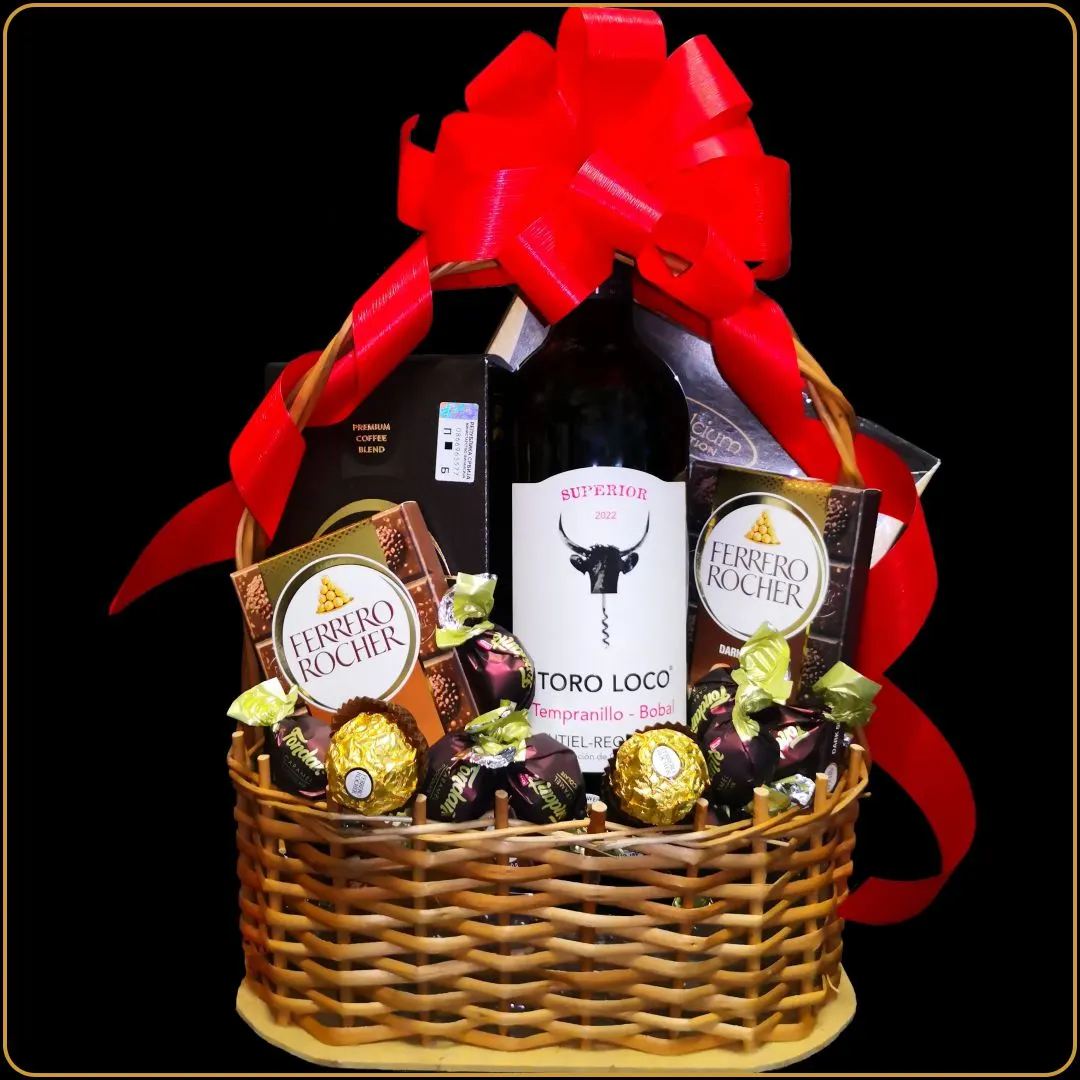 poklon korpa sa vinom toro loco i čokoladama