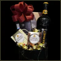 slavski set cabernet sa vinom i čokoladama u crnoj kutiji