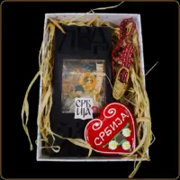 etno poslovni poklon set freska sa cokoladom i suvenirima