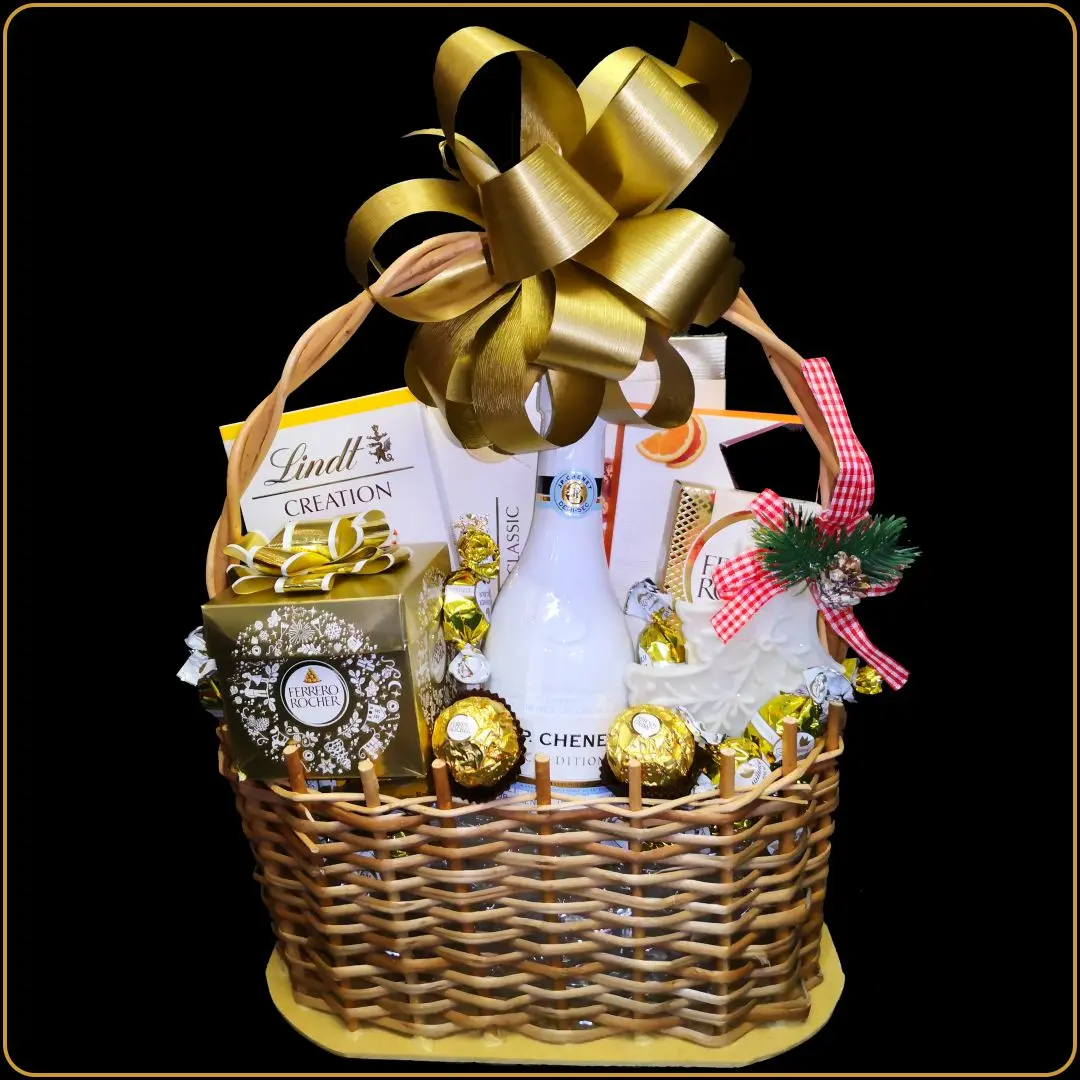 novogodisnji poklon jelkica sa sampanjcem i cokoladama