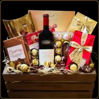 poklon gajbica master sa italijanskim vinom i čokoladama