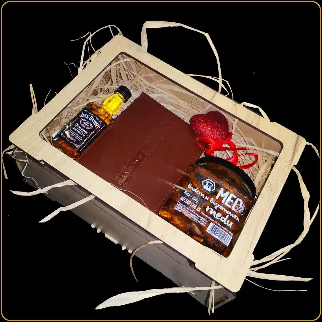 poklon gajbica medeni za muskarca sa viskijem i novcanikom