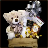 poklon gajbica sa slatkim medvedicem i cokoladama za devojku