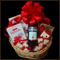 poklon korpa campari sa likerom i čokoladama