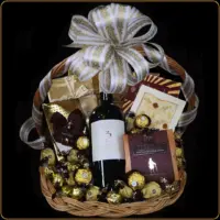 poklon korpa passo bianco sa vinom i čokoladama za ženu
