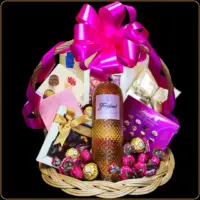 poklon korpa rose glamour sa vinom i čokoladama za damu