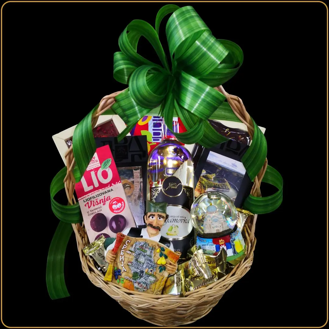 poklon korpa srpska viljamovka sa srpskom rakijom i etno suvenirima