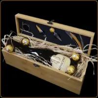 poklon kutija natur sa belim vinom kovacevic i cokoladama