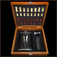 poklon set šah gentleman crni sa pljoskom i šahom