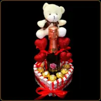 poklon korpa amor sa šampanjcem, čokoladom i plišanim medom za dan zaljubljenih