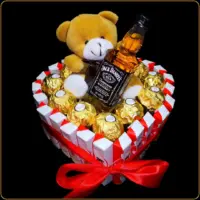 poklon slatki meda jack sa viskijem i čokoladom u obliku srca