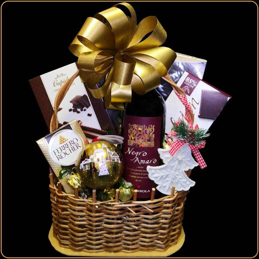poklon korpa amaro sa vinom i cokoladama za novu godinu