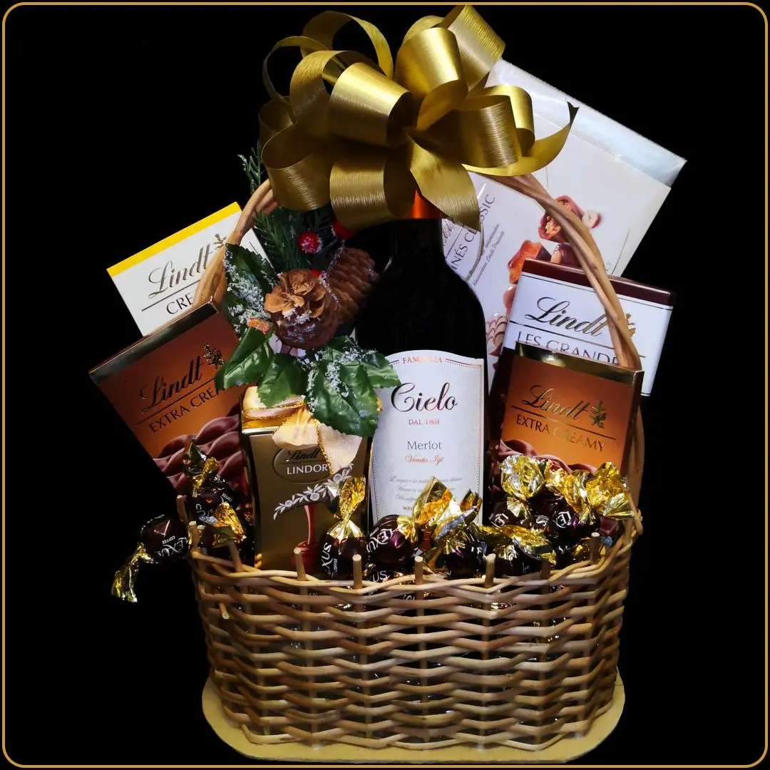 poklon korpa delicadore sa cielom merlot vinom i lindt cokoladama za novu godinu