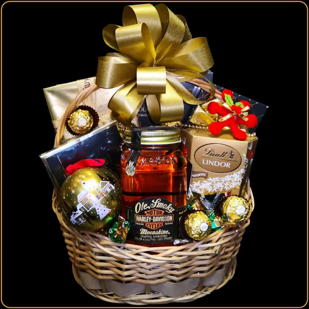 novogodišnji poklon harley davidson sa viskijem i čokoladama