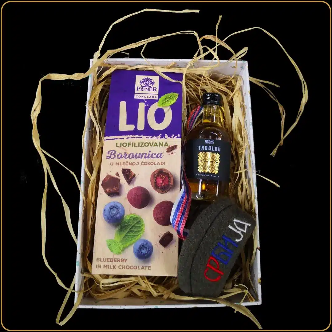 etno poslovni poklon set premier srbija sa rakijom i suvenirom
