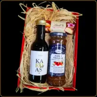 poslovni poklon set marcipan sa crvenim vinom i dzemom