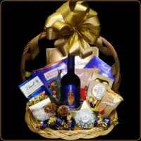 poklon korpa amfora sa crvenim vinom i cokoladama za poslovne partnere