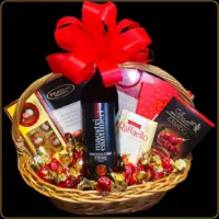 poklon korpa maestro sa vinom i čokoladama poklon za rođendan