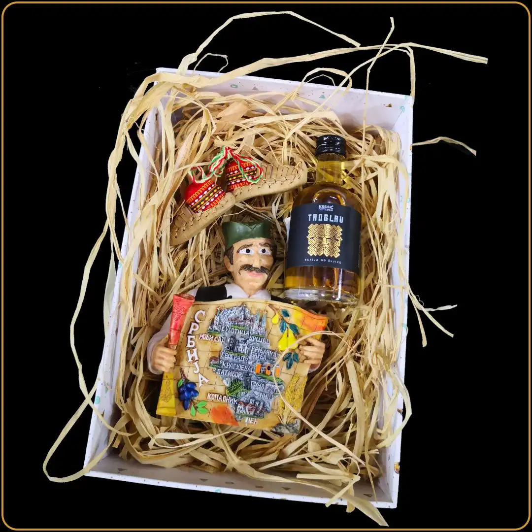etno poklon set sumadinac sa rakijom i suvenirima