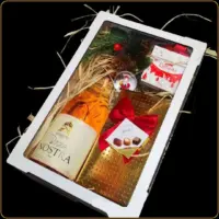 novogodišnji poklon rose vino i slakiši