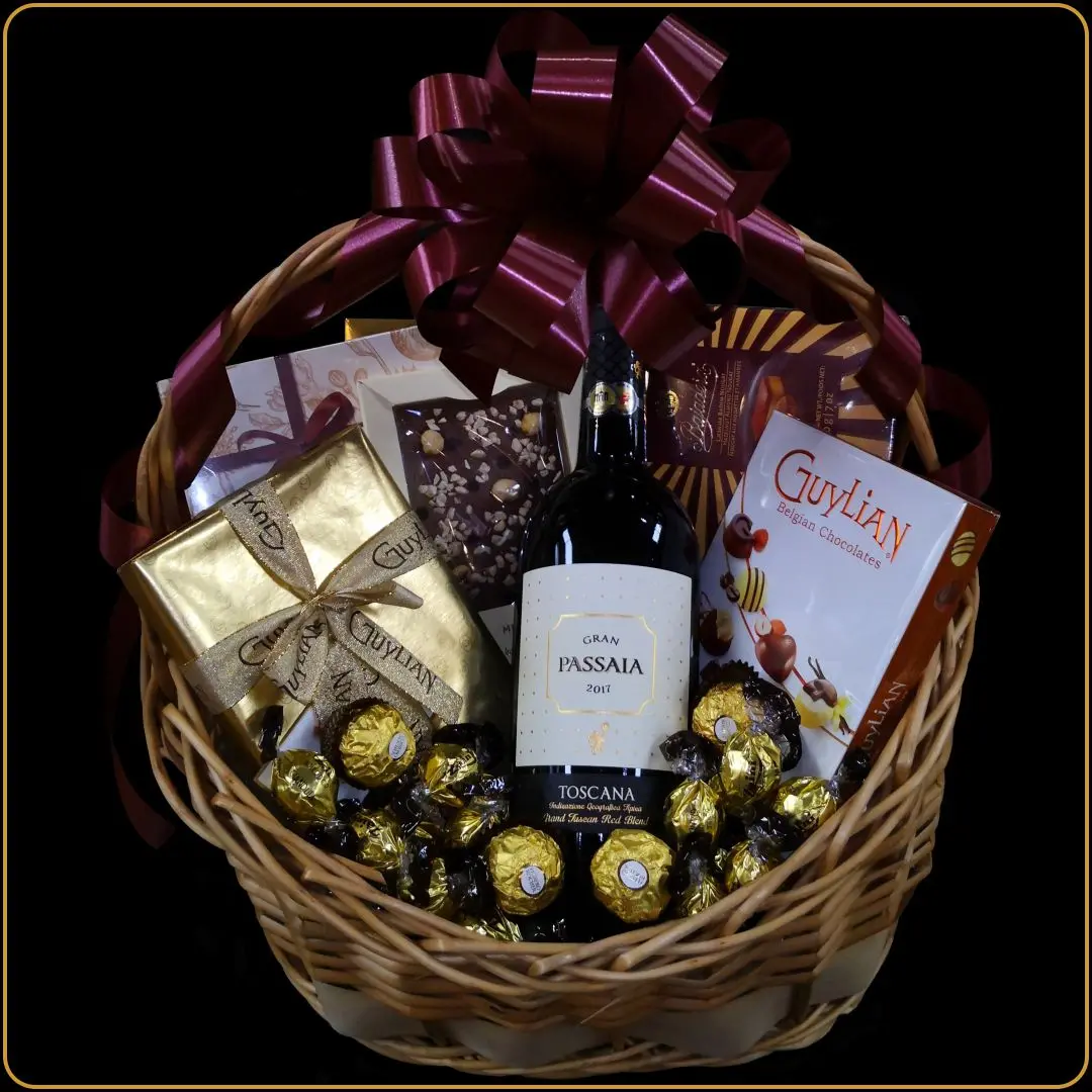 poklon korpa gran passaia sa vinom bombonjerama i čokoladom