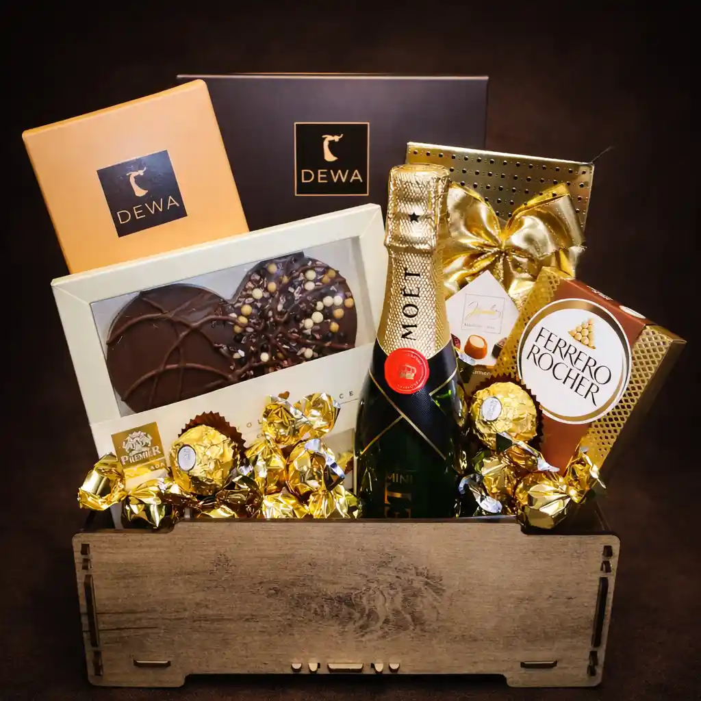 luksuzni poklon za 8. mart moet poklon gajbica