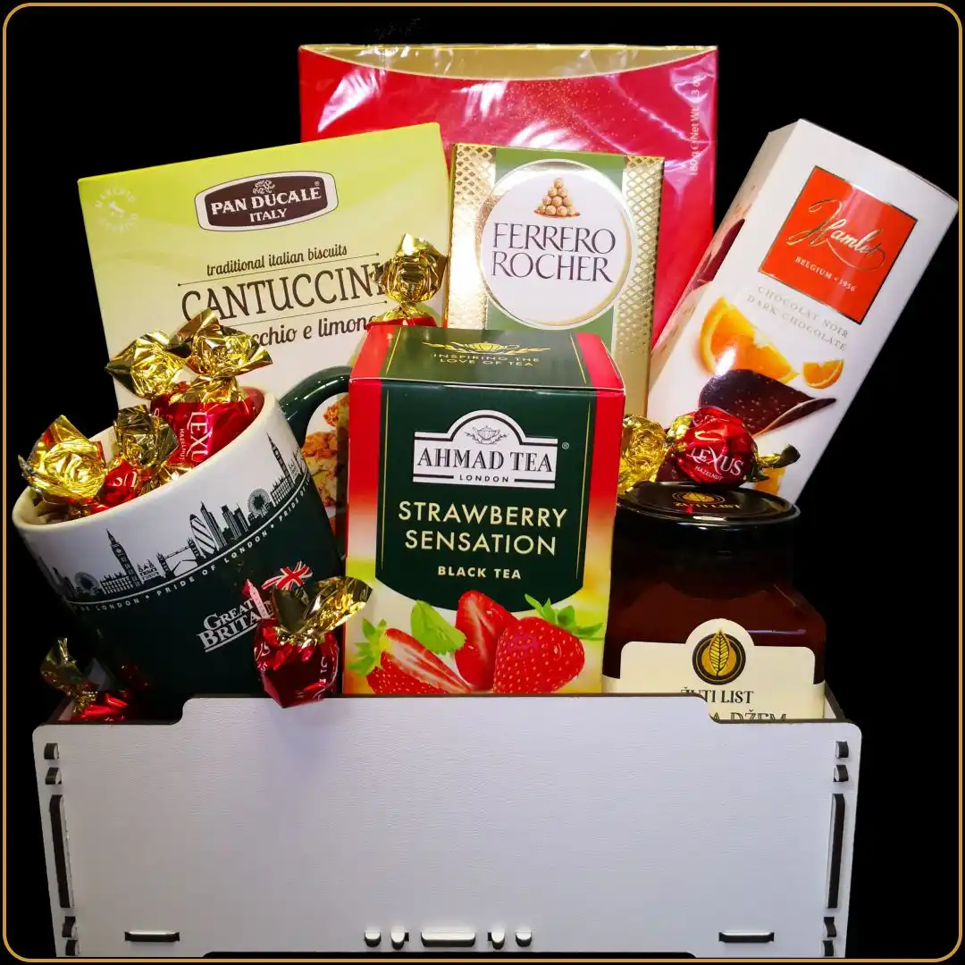 poklon gajbica strawberry sensation sa čajem, džemom i čokoladama