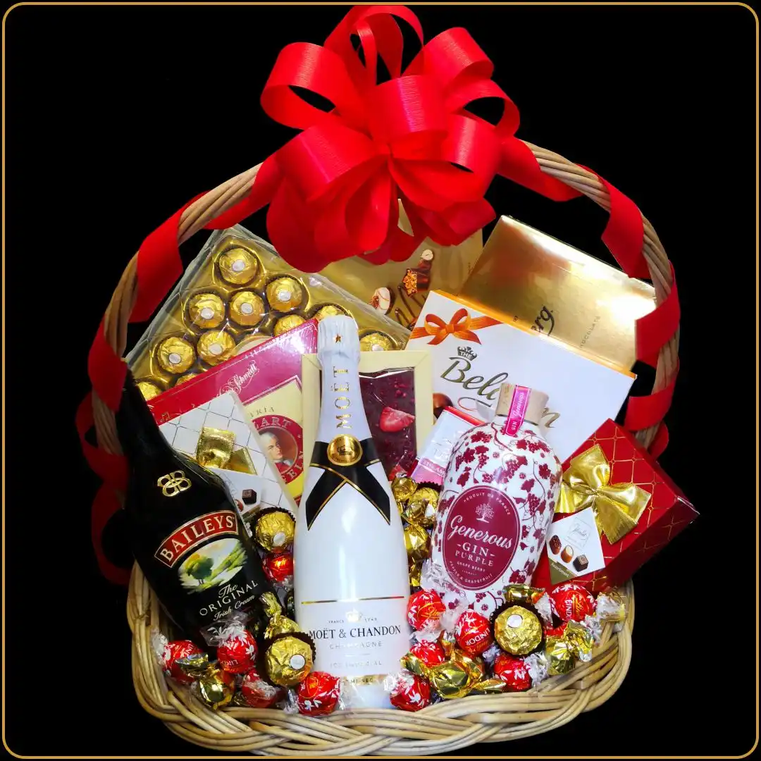 poklon korpa afrodita sa moet šampanjcem, baileysom i ginom