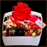 poklon korpa mali pariz vino i čokolade za poklon