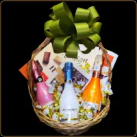 poklon korpa trio chenet mini za ženu ili devojku sa penušavim vinom za rođendan