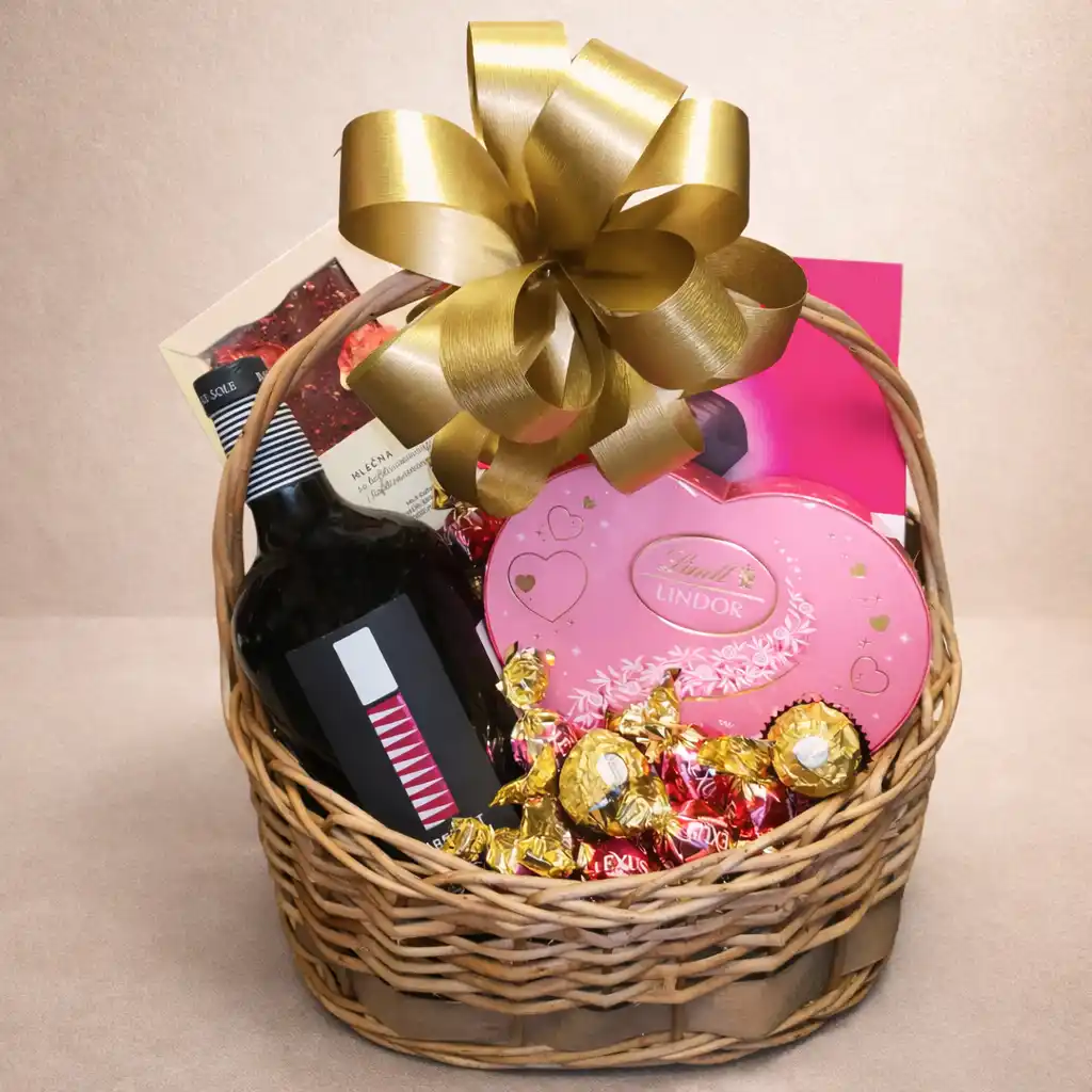 poklon korpa za 8 mart sa vinom i čokoladama
