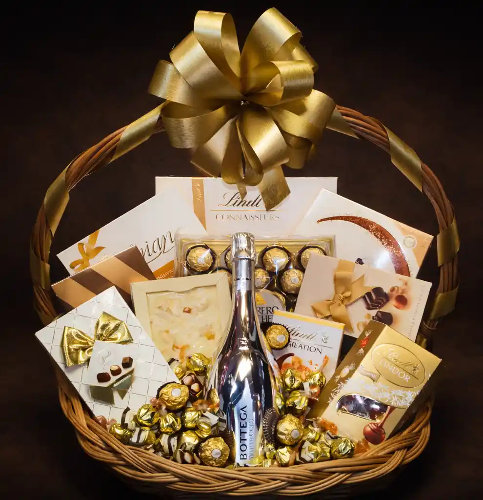 premium poklon korpa lindt bottega sa šampanjcem i cokoladama