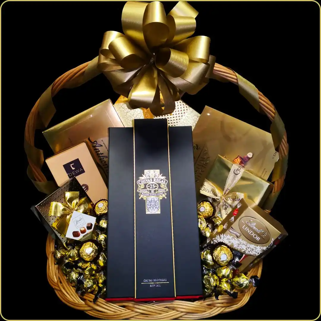 luksuzni poklon za muškarca Chivas 25 poklon korpa