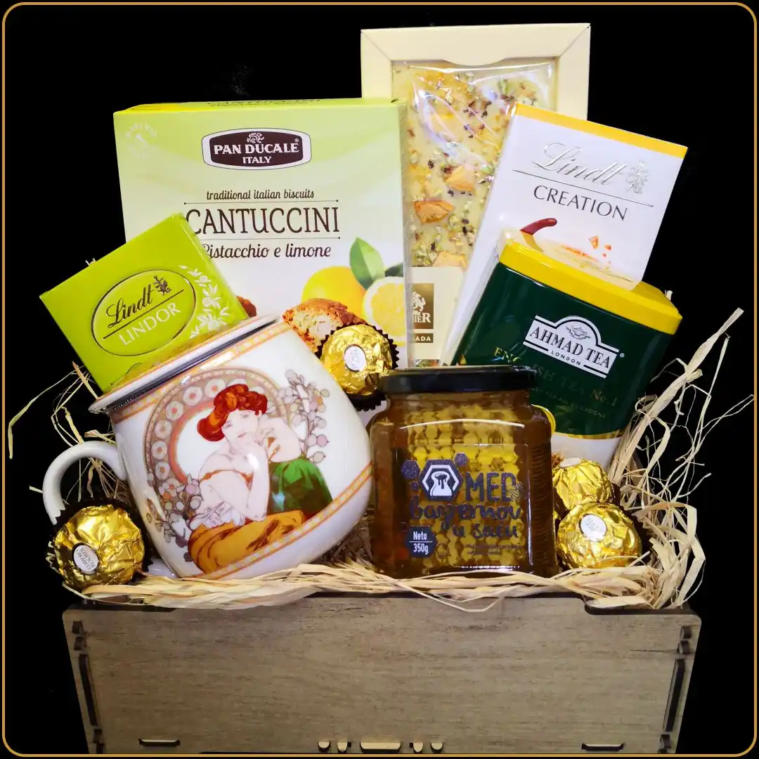 poklon gajbica tea time sa ahmad english tea čajem medom u saću i čokoladama