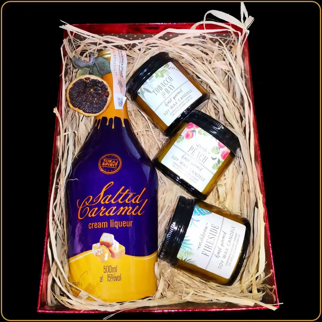 poklon set sveća sa likerom i dekorativnim svecama u kutiji